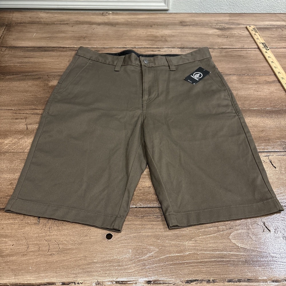 New With Tags Volcom Men's Modern Fit VMonty Chino Shorts Size 30 Brown